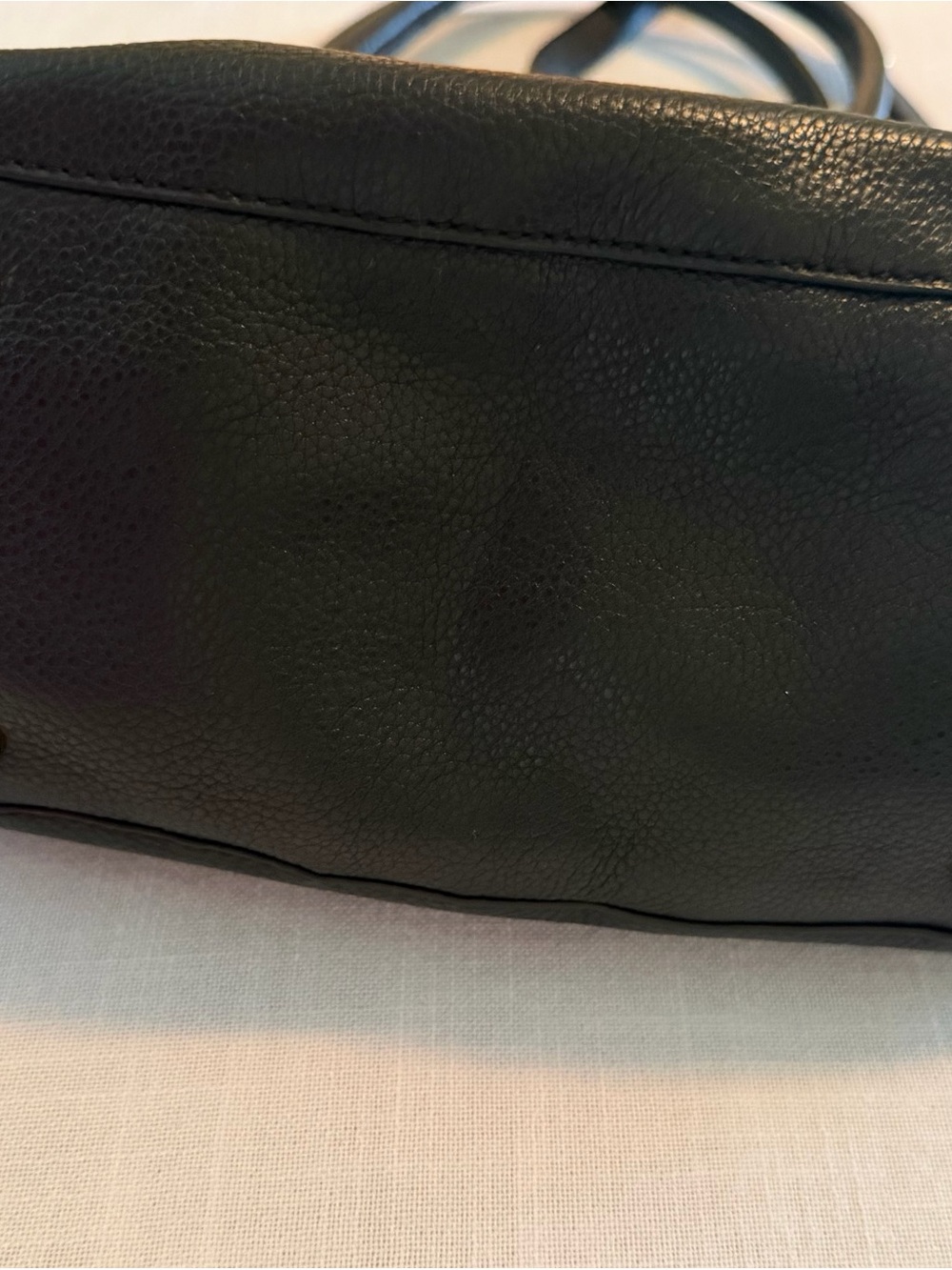 Tory Burch Black Leather Amanda Bag with Gold Logo - Picture 2 of 7